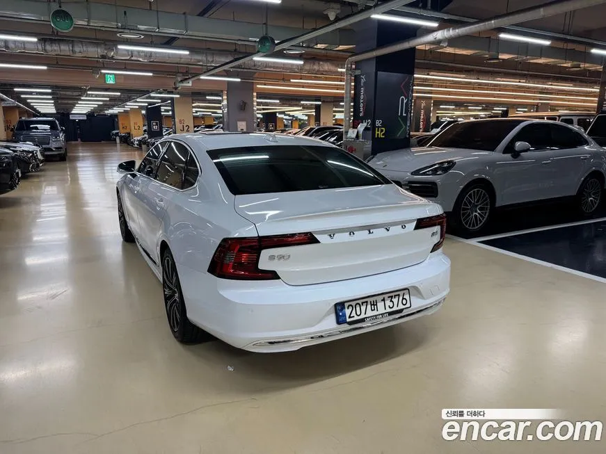 Volvo S90 2024 из KR, фото 5