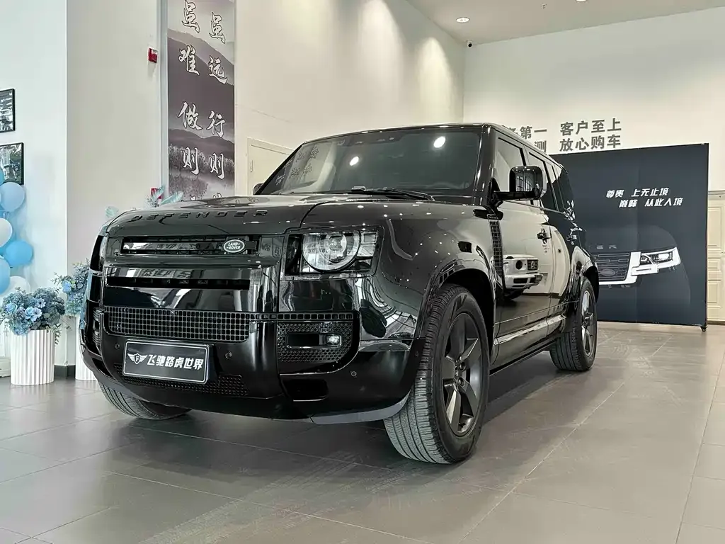 Land Rover Defender — фото 1