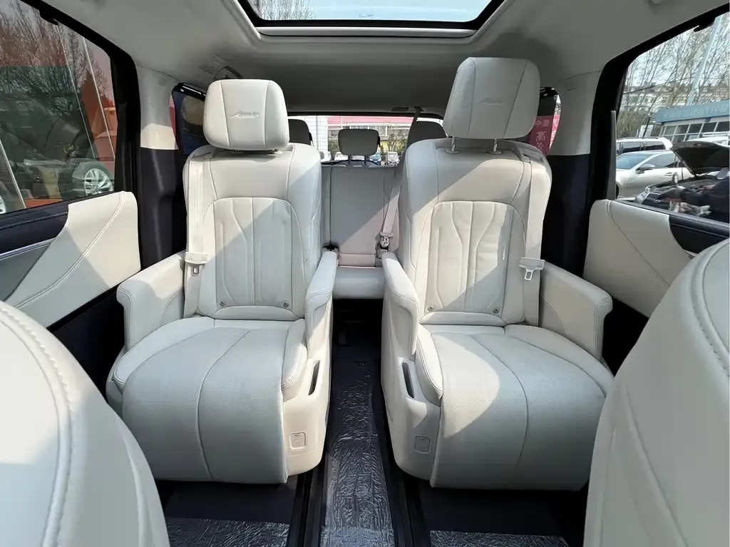 Buick GL8 Hybrid — фото 10