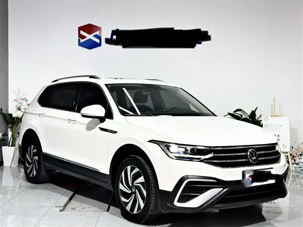 Volkswagen Tiguan L — фото 6