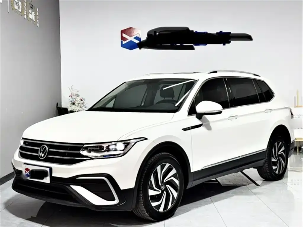 Volkswagen Tiguan L — фото 3