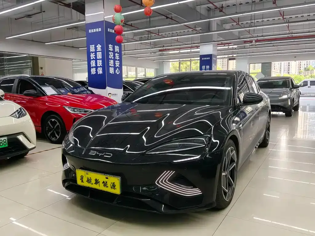 BYD Seal — фото 1