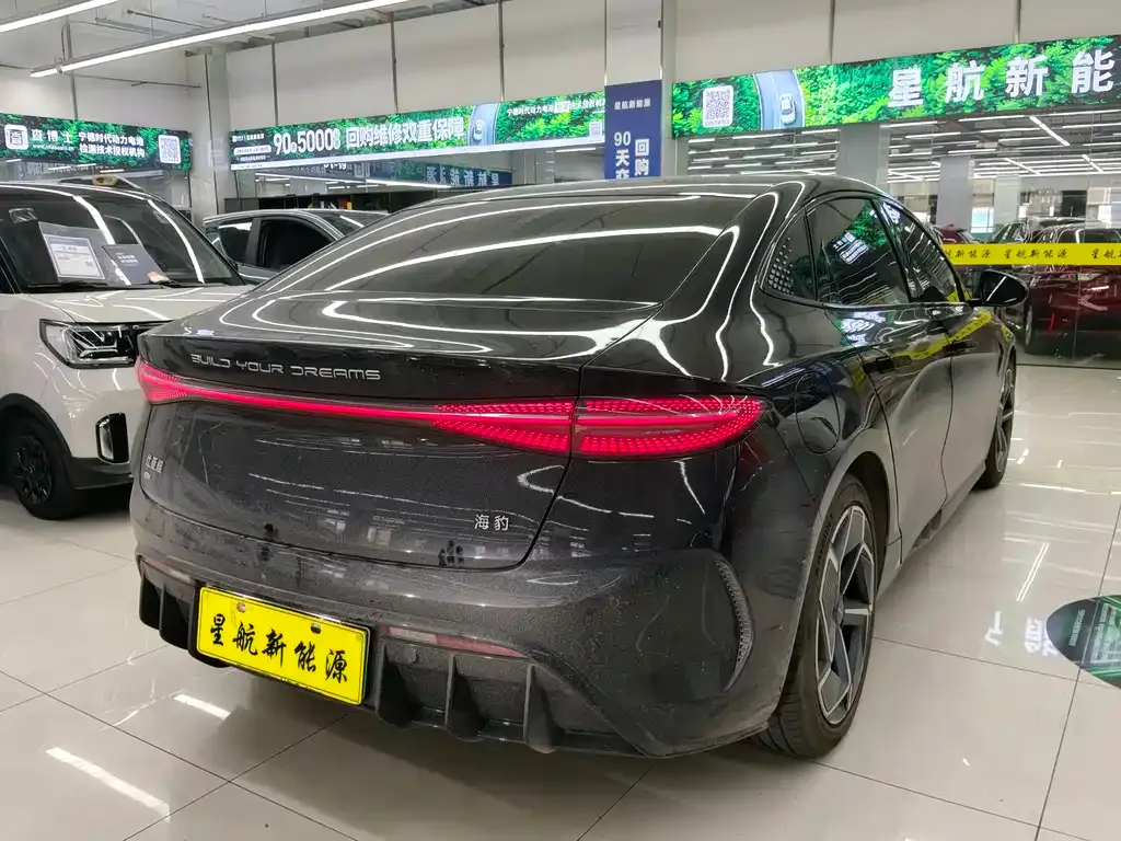 BYD Seal — фото 2