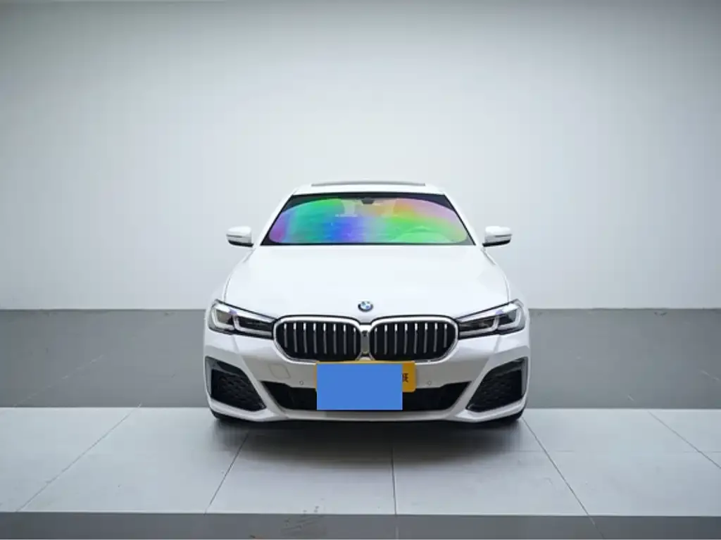 BMW 5 Series — фото 1