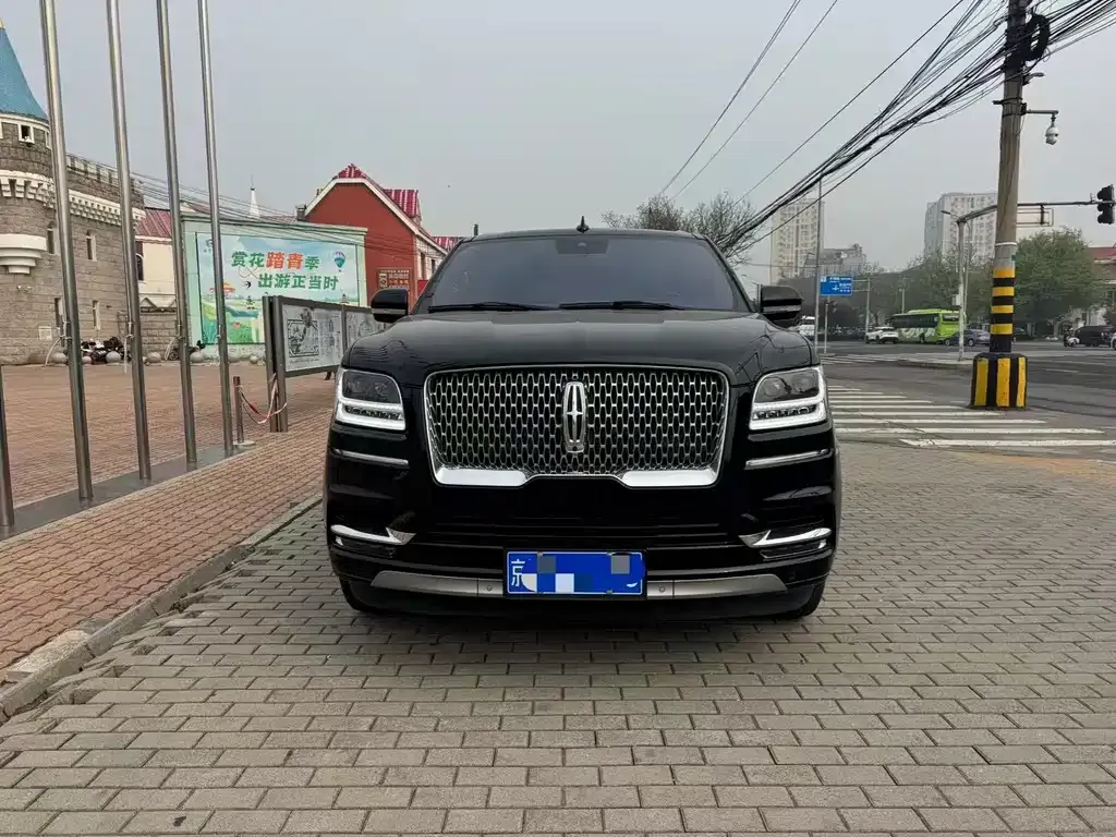 Lincoln Navigator — фото 1