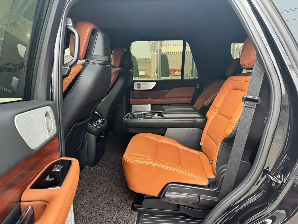 Lincoln Navigator — фото 9