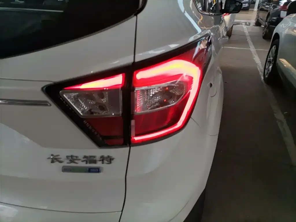 Ford Kuga 2021 из CN, фото 3