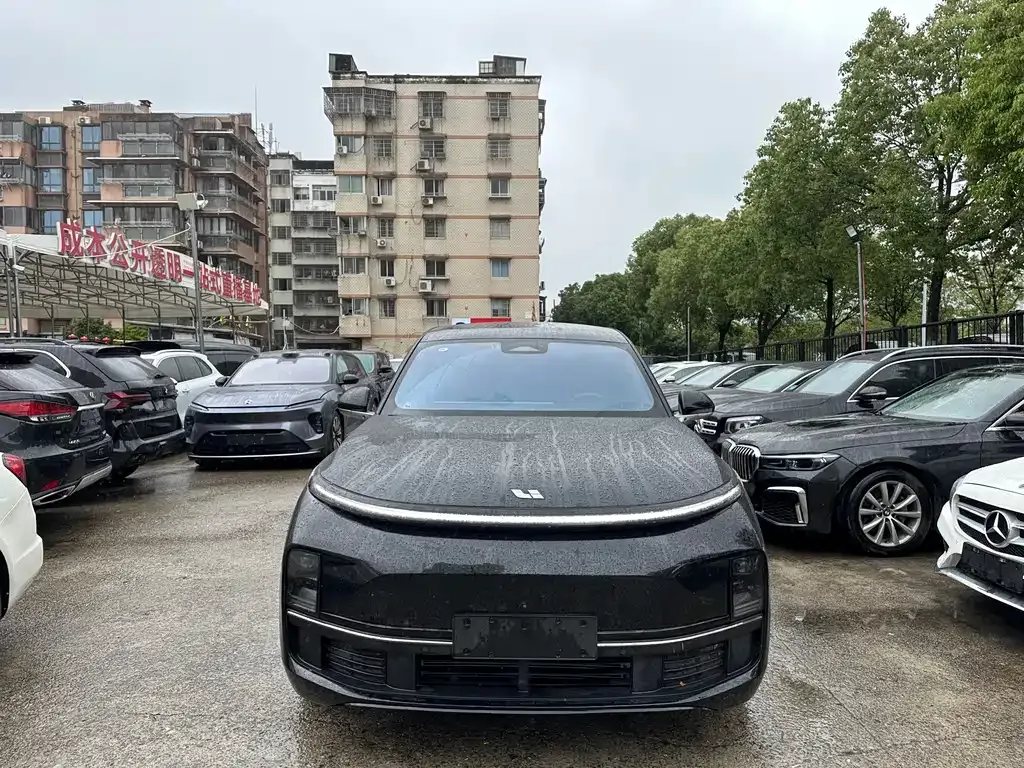 Li Auto L8
