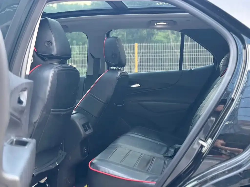 Chevrolet Equinox 2021 из CN, фото 10