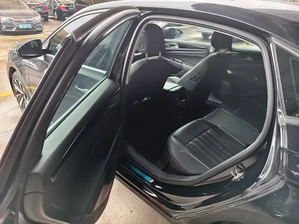 Volkswagen Passat — фото 5