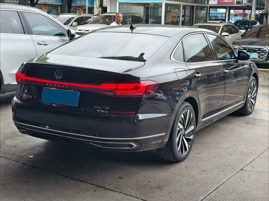 Volkswagen Passat — фото 2