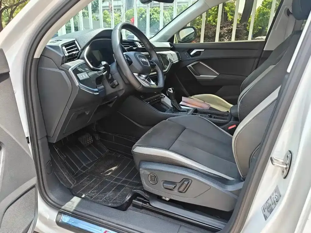 Audi Q3 2023 из CN, фото 4