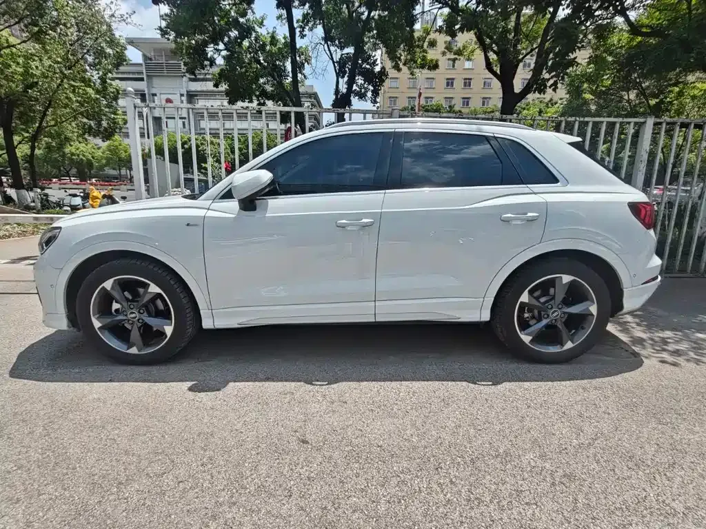 Audi Q3 2023 из CN, фото 7