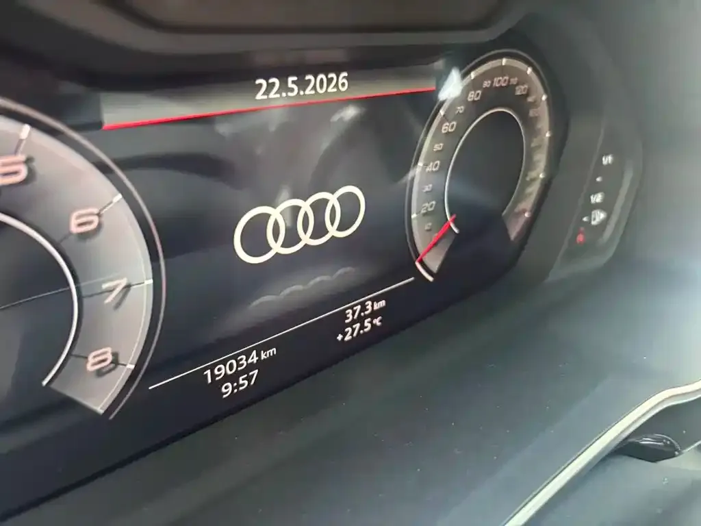 Audi Q3 2023 из CN, фото 2
