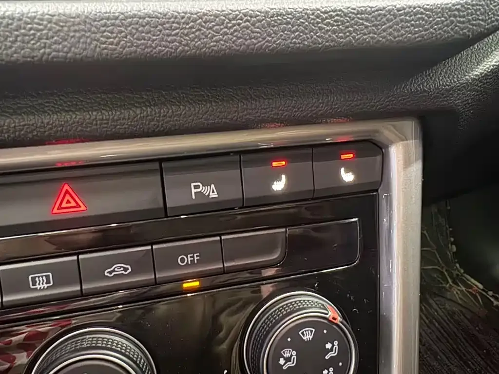 Volkswagen T-Roc 2023 из CN, фото 6