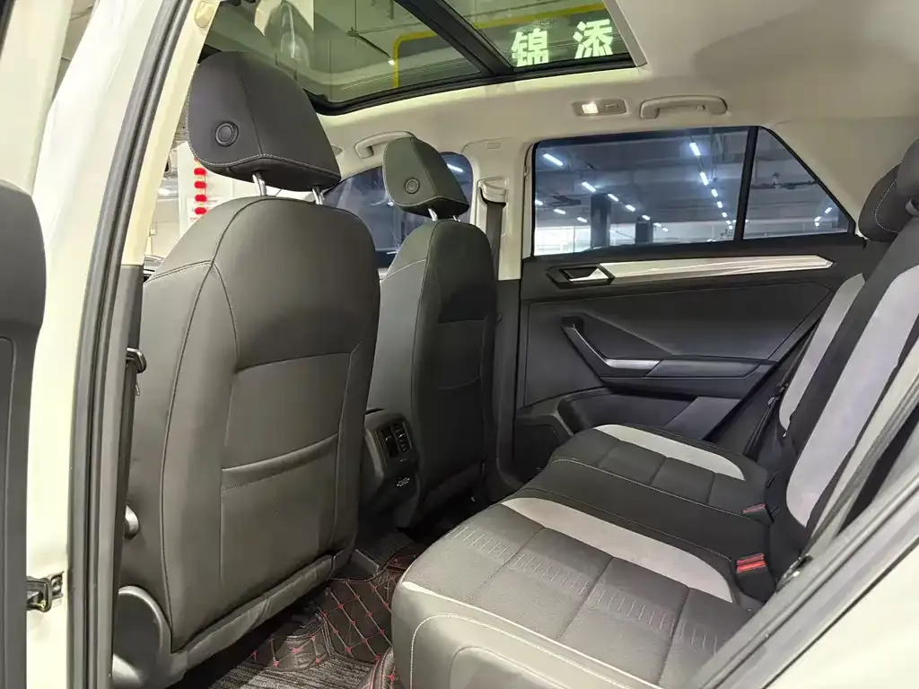 Volkswagen T-Roc 2023 из CN, фото 4