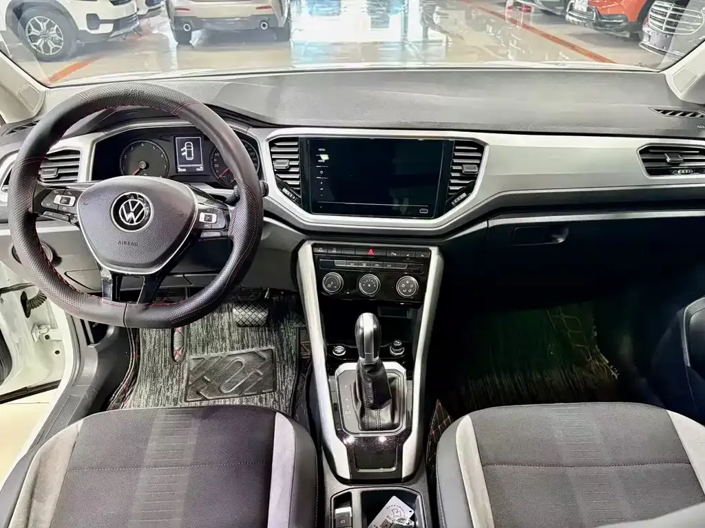 Volkswagen T-Roc 2023 из CN, фото 3