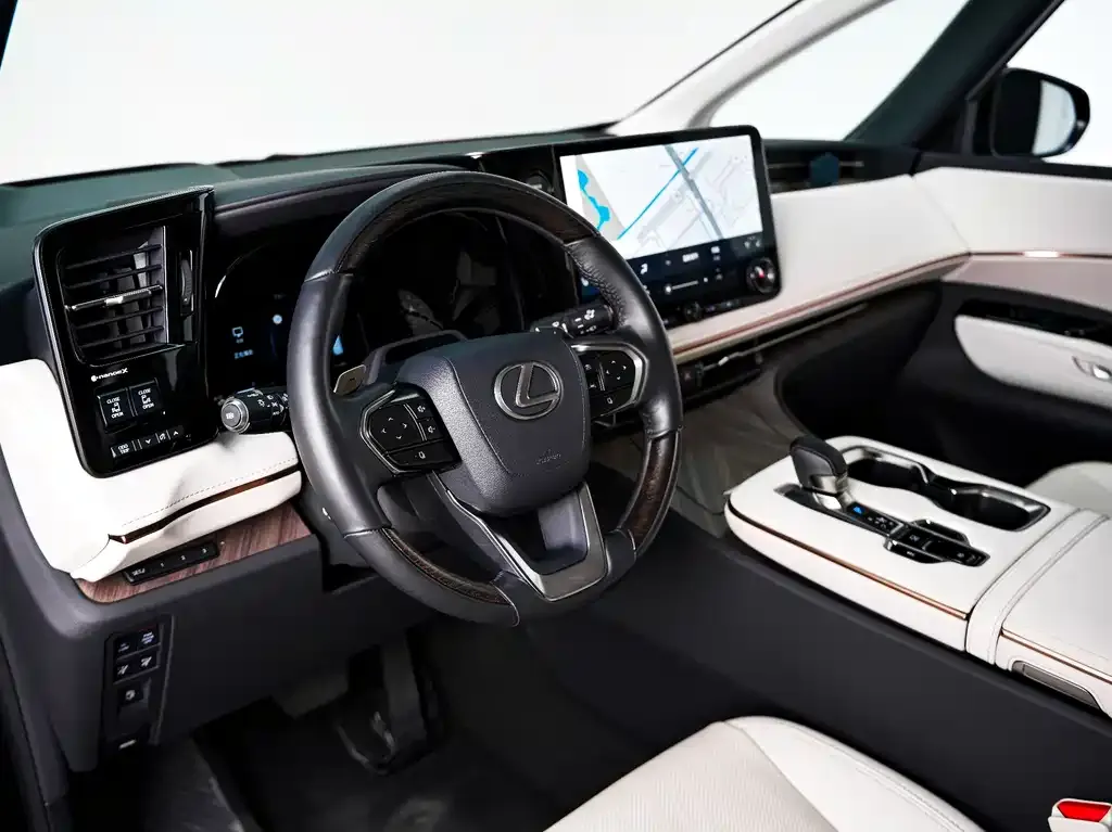Lexus LM — фото 3