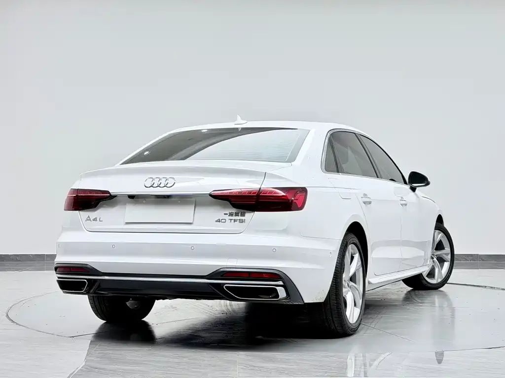 Audi A4L — фото 2