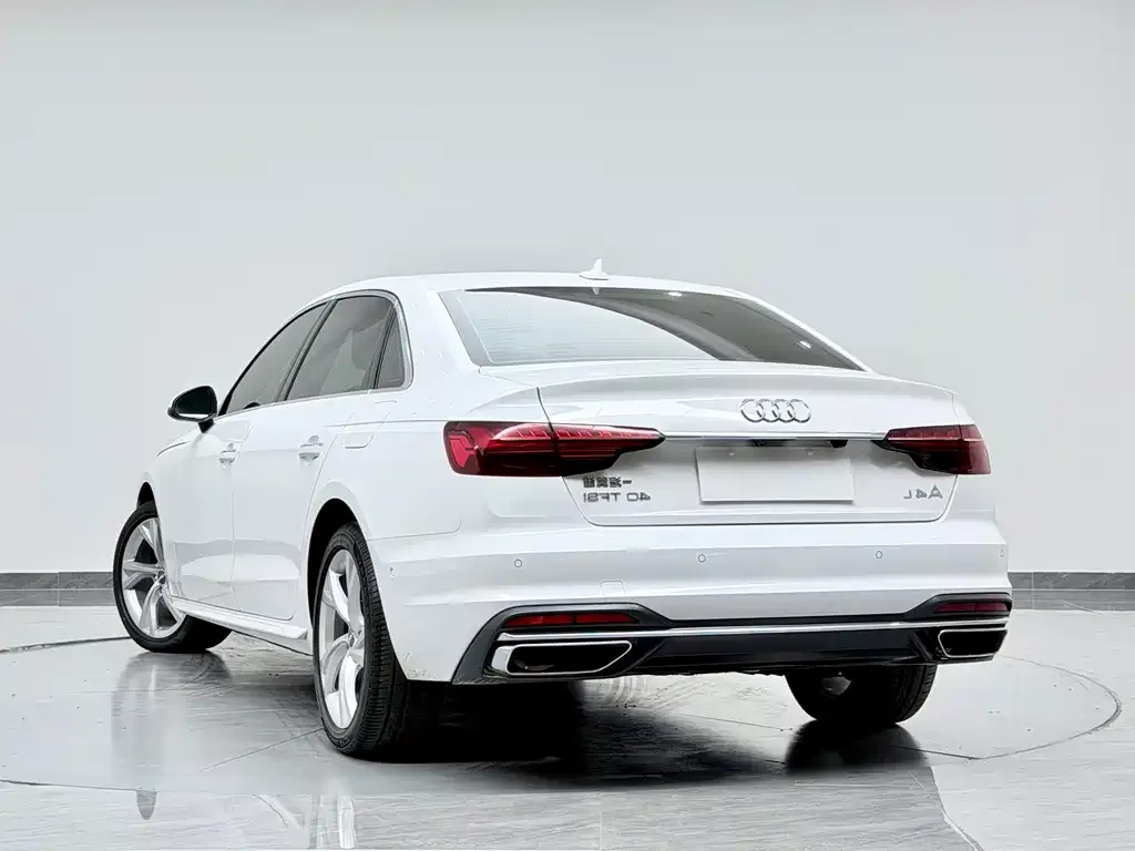 Audi A4L — фото 6