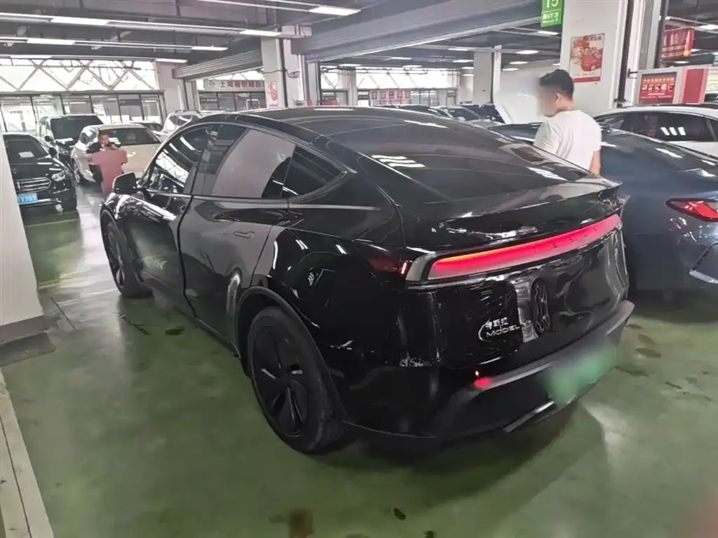 Tesla Model Y 2025 из CN, фото 10
