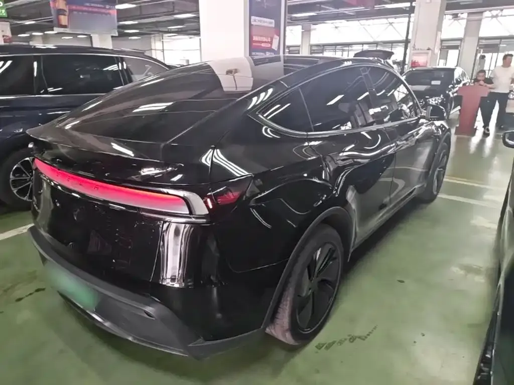 Tesla Model Y 2025 из CN, фото 7