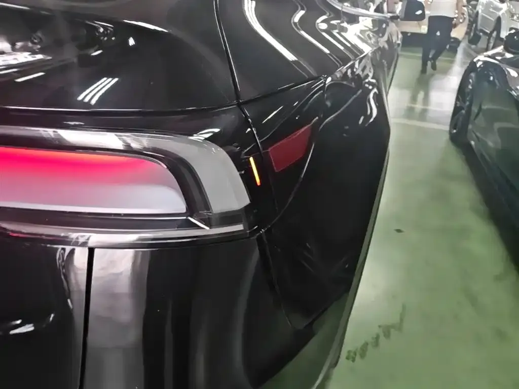 Tesla Model Y 2025 из CN, фото 4