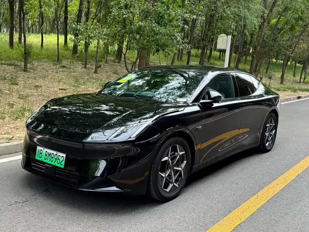 Lynk & Co Z10
