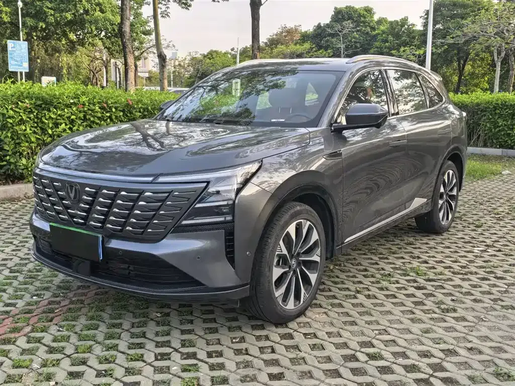 Changan CS75PLUS — фото 1