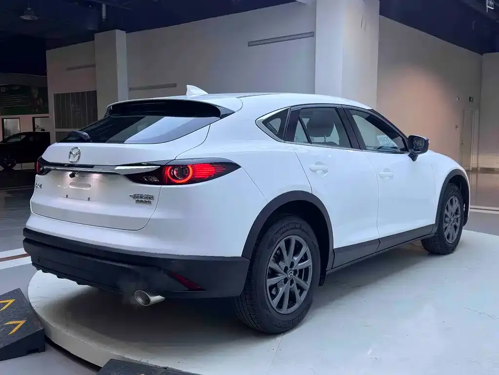 Mazda CX-4 — фото 10