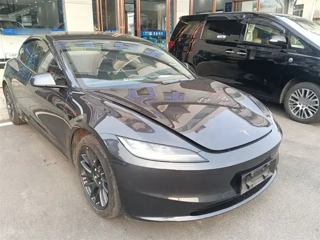 Tesla Model 3 — фото 4