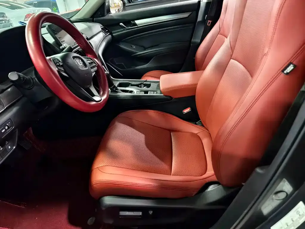 Honda Accord — фото 8