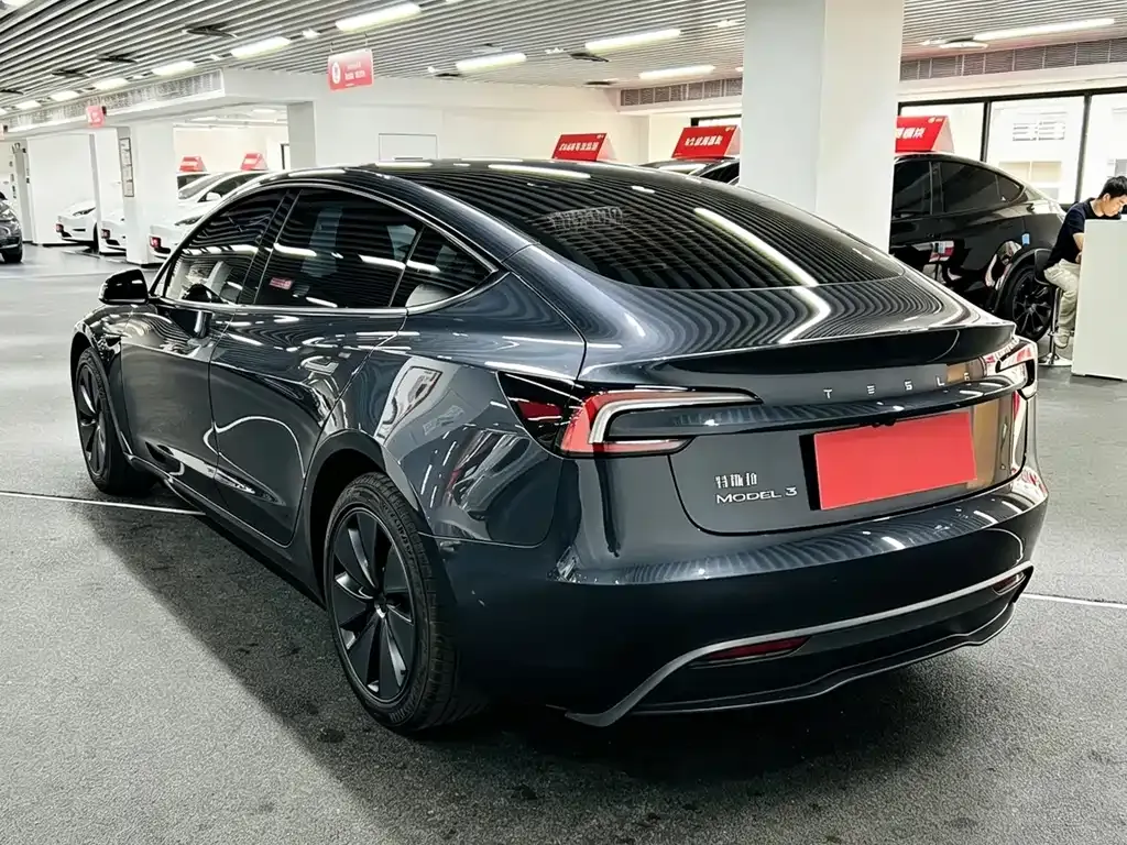 Tesla Model 3 — фото 5