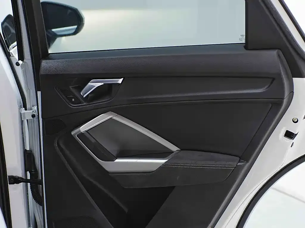 Audi Q3 2023 из CN, фото 8