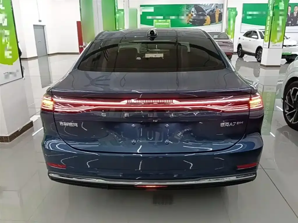 Geely Galaxy A7 — фото 10