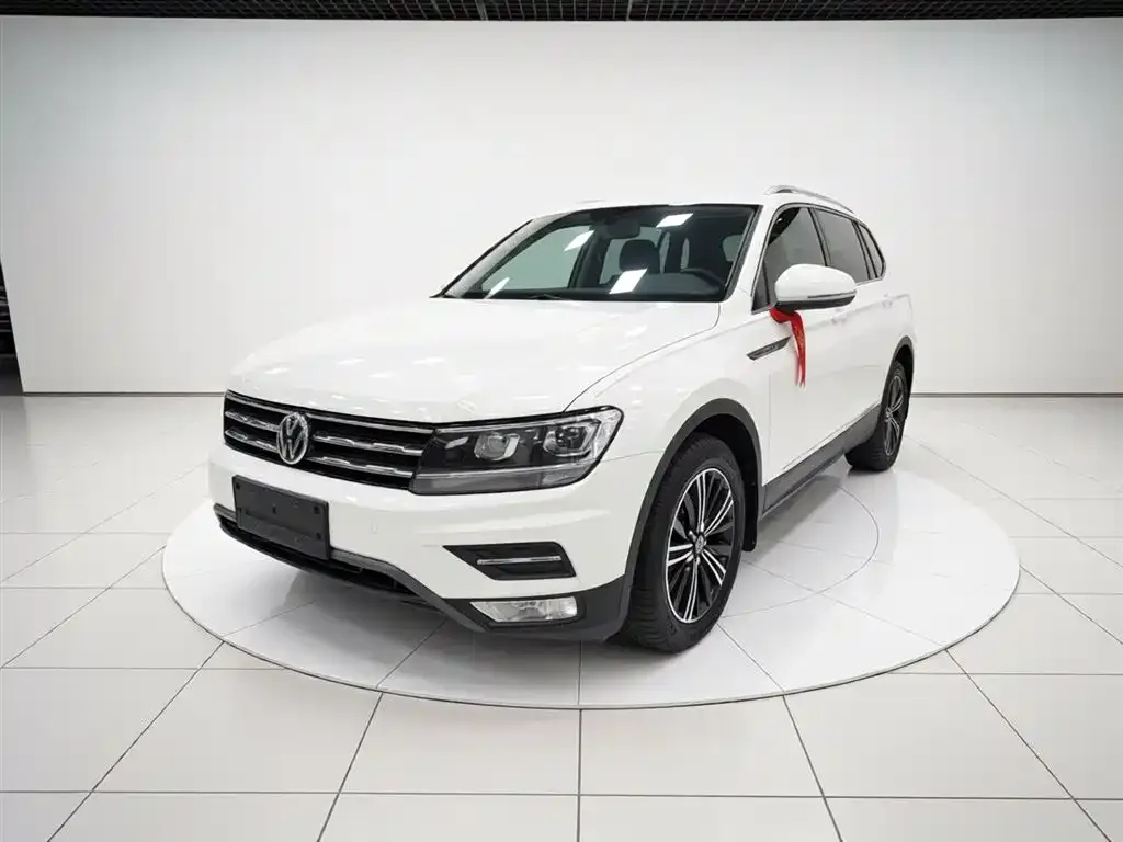 Volkswagen Tiguan L — фото 3