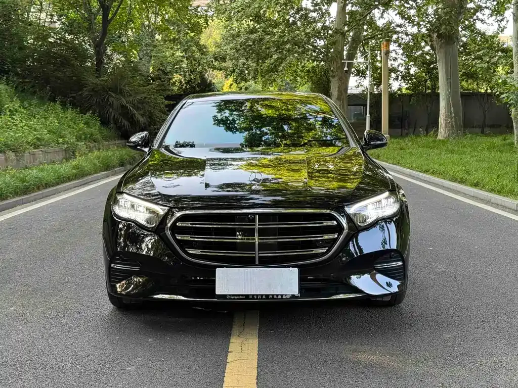 Mercedes-Benz E-Class — фото 10
