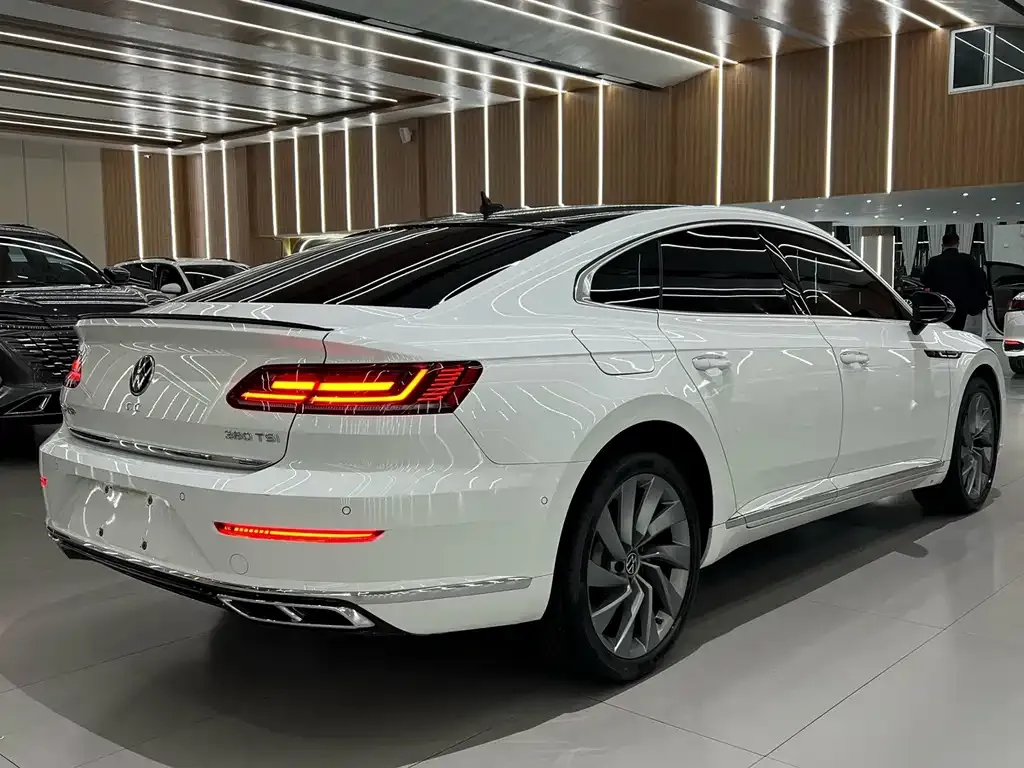Volkswagen CC — фото 3