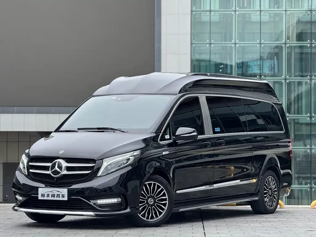 Mercedes-Benz V-Class — фото 1