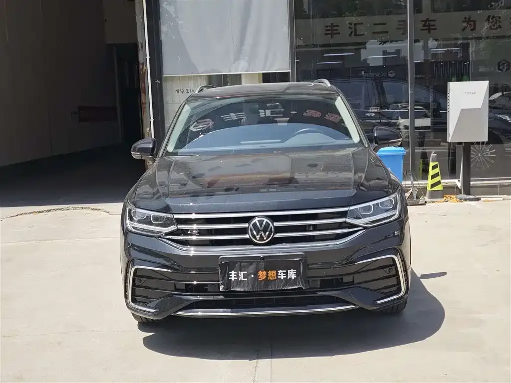 Volkswagen Tiguan L — фото 3