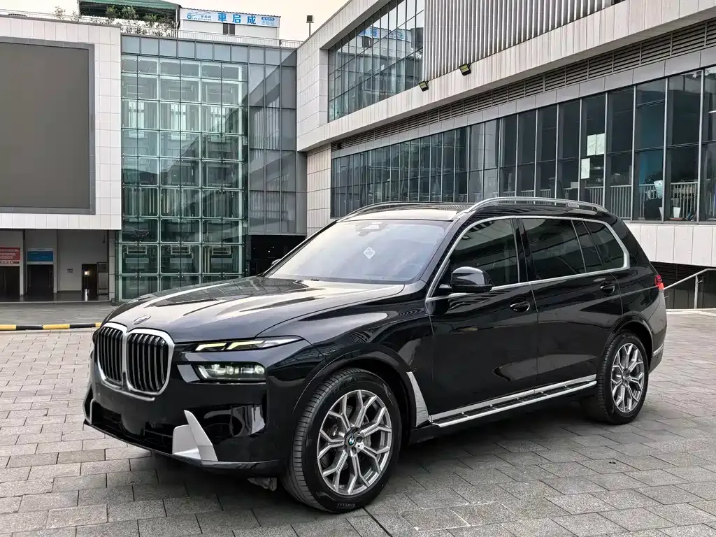 BMW X7 — фото 1