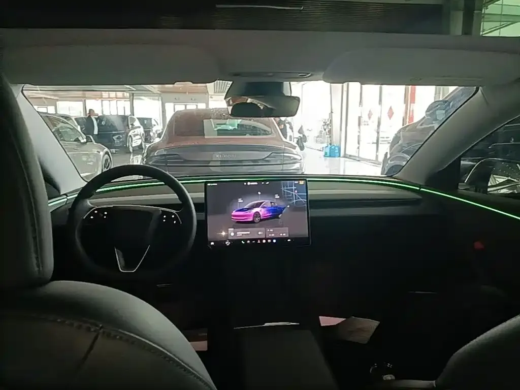 Tesla Model 3 — фото 2