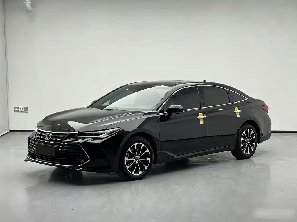 Toyota Avalon 2023 из CN, фото 1