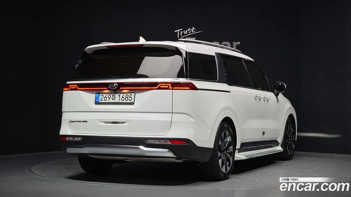 Kia Carnival — фото 4