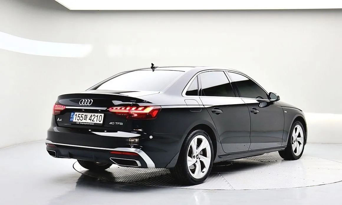Audi A4 — фото 2