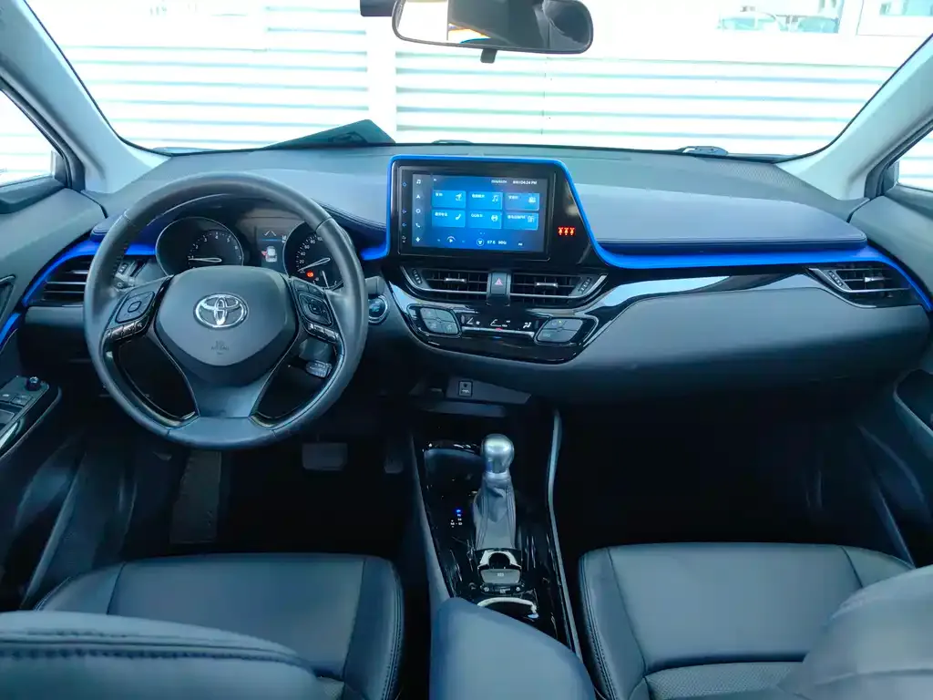 Toyota C-HR 2023 из CN, фото 4