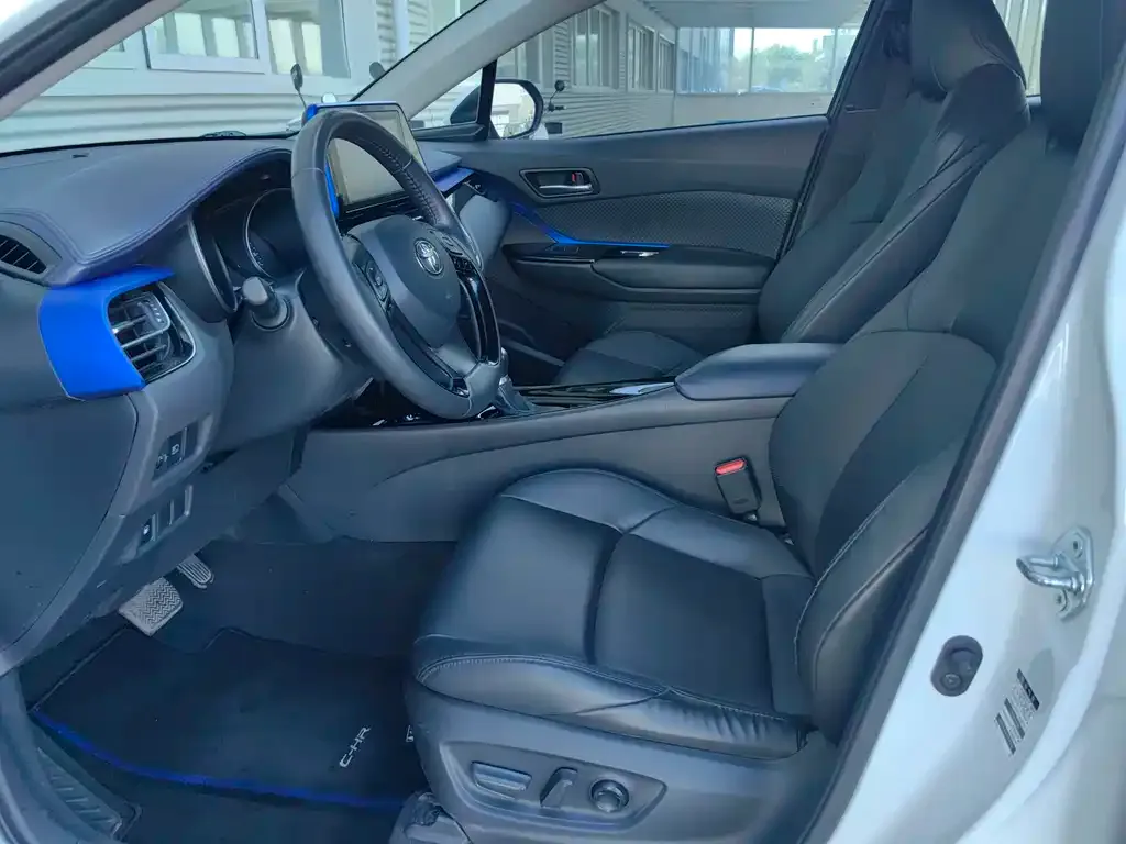 Toyota C-HR 2023 из CN, фото 3