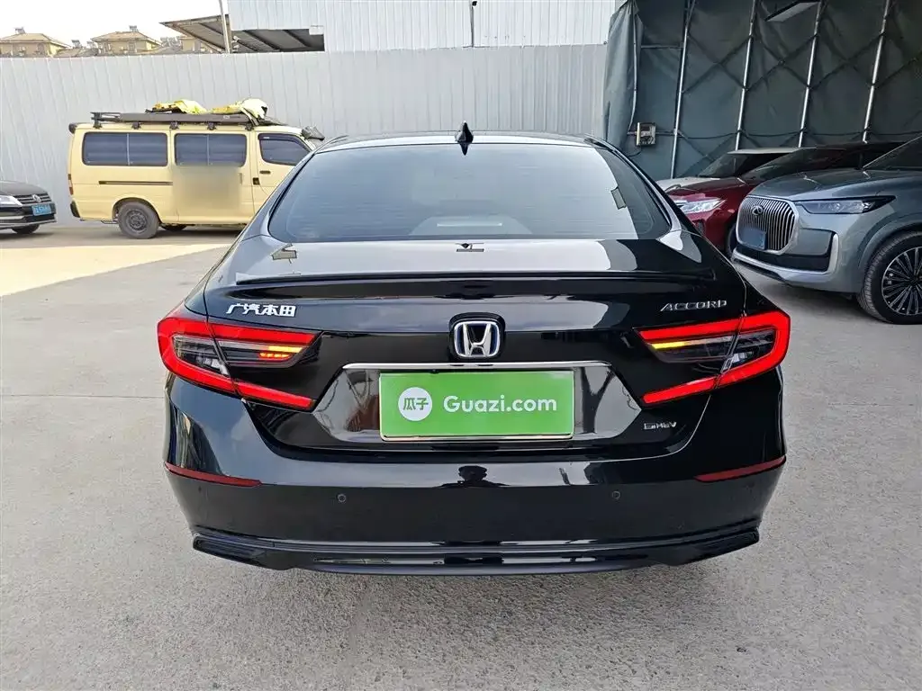 Honda Accord — фото 10