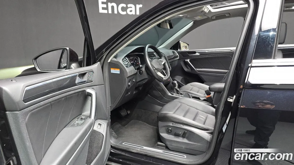 Volkswagen Tiguan — фото 9