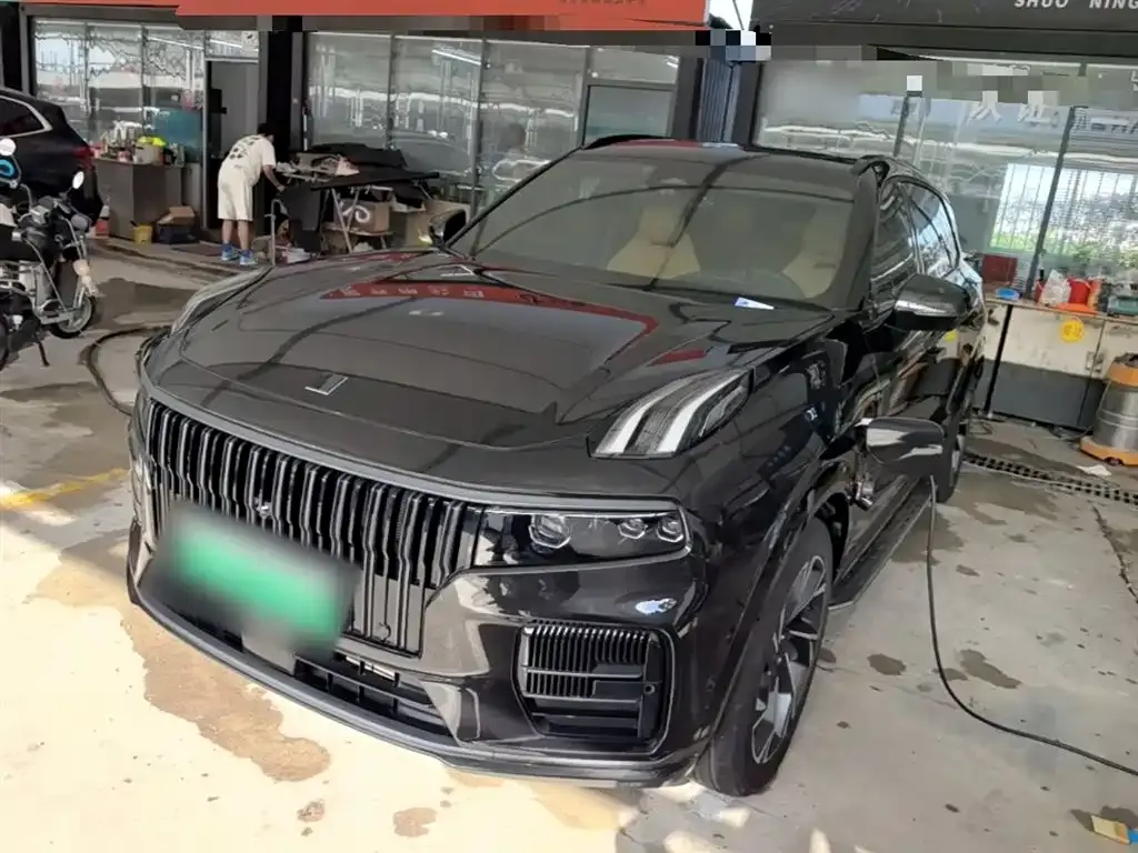 Lynk & Co 09 PHEV